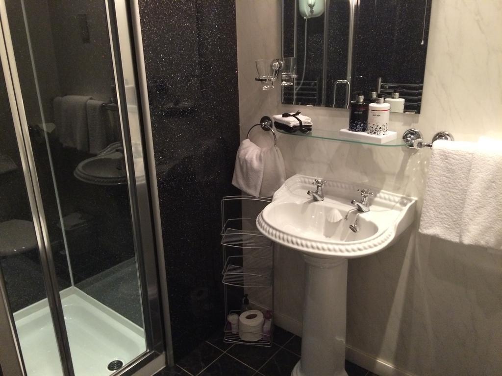 אדינבורו Aaran Lodge Guest House חדר תמונה